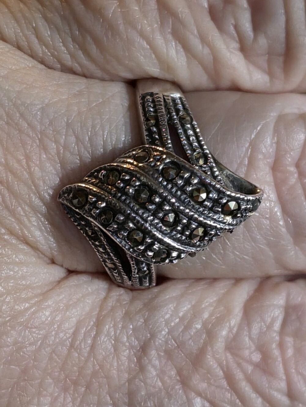 Vintage-Inspired Marcasite Wave Ring in Silver